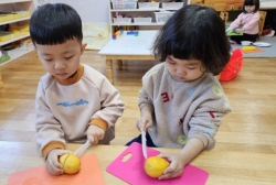 1월3주) 오감놀이 - 레몬즙이용하여붓으로그려보기