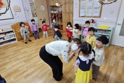 1월3주) 음악 - 핑거심벌즈연주하기,강강수월래,대문놀이