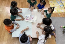 8월2주(흙놀이-찰흙으로자연물모양찍기, 점토로송편만들기)