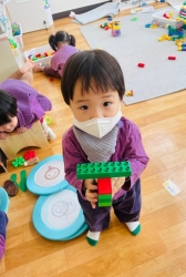 4월1주(실내놀이활동-새싹꾸미기,쎄쎄인형잠재우기,블록으로구성물만들기)