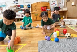 8월4주(실내놀이-감정통놀이,직조짜기,옥수수관찰후 가족꾸며보기,하와이알로하놀이