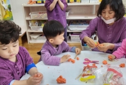 3월4주) 자유롭게 원하는 놀이를 찾아하는 새싹반
