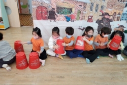 12월3주-겨울놀이(일일교사-최아인 아버님) 연탄나르기,쌓기,터널통과하기,눈사람공던져보기