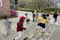 4월 2주 - 실외놀이터(놀이기구를 바르게 사용해요)