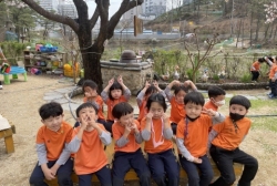 4월 1주 - 실외놀이(안전하게 놀이터에서 놀이해요)