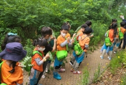 6눵4주구강교육마술공연 및 호기심놀이터에 빨래놀이,소방안전 대피훈련
