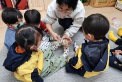볼록렌즈돋보기 사용법을 알고 새싹을 관찰해요