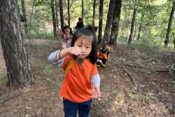 10월2주 (숲체험-밤, 도토리 줍고 탐색하기, 도토리 껍질 까보기, 도토리 모자 찾아주기
