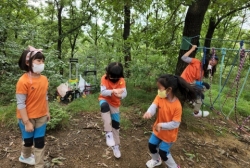 9월1주:그림환경센터에서 밧줄놀이 점토로 송편만들기와 해먹그네타기,그네타기,나무다리건너기등