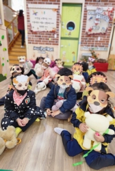11월4주) 놀이터 - 동물가면 쓰고 동물인형과 함께 놀아요.