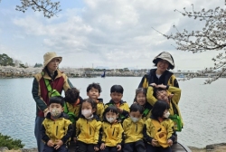 4월1주놀이활동 동생반과 함께 우로지벚꽃산책