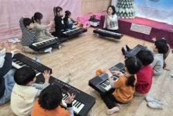 1눵3주 코딩<겨울용품이 필요해요,찌릿찌릿정전기>갈찾기 &피아노 <환희의 송가>연주>